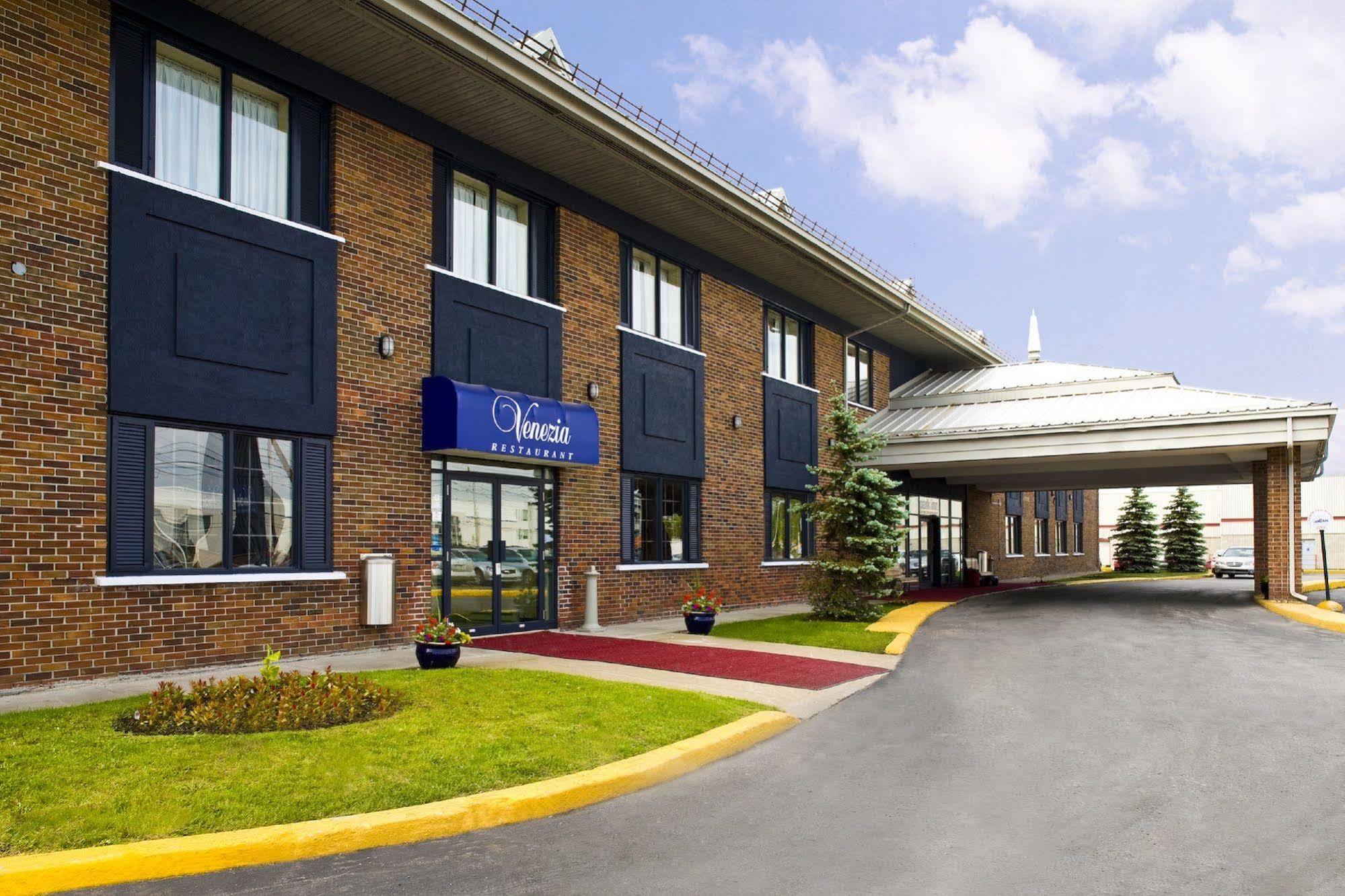 Park Inn Hotel Montreal Airport Dorval Exterior photo